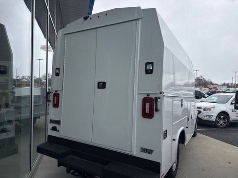 New 2025 Chevrolet Express 3500 w/ Power Convenience Package RWD image 4