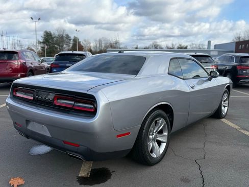 Used 2016 Dodge Challenger SXT image 3