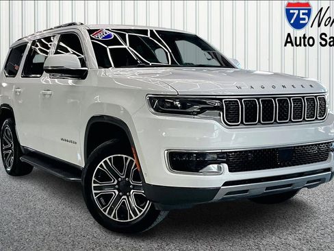 Used 2022 Jeep Wagoneer Series III w/ Flexible Seating Group AWD/4WD image 1