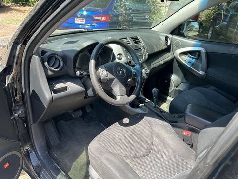 Used 2007 Toyota RAV4 Sport AWD/4WD image 2