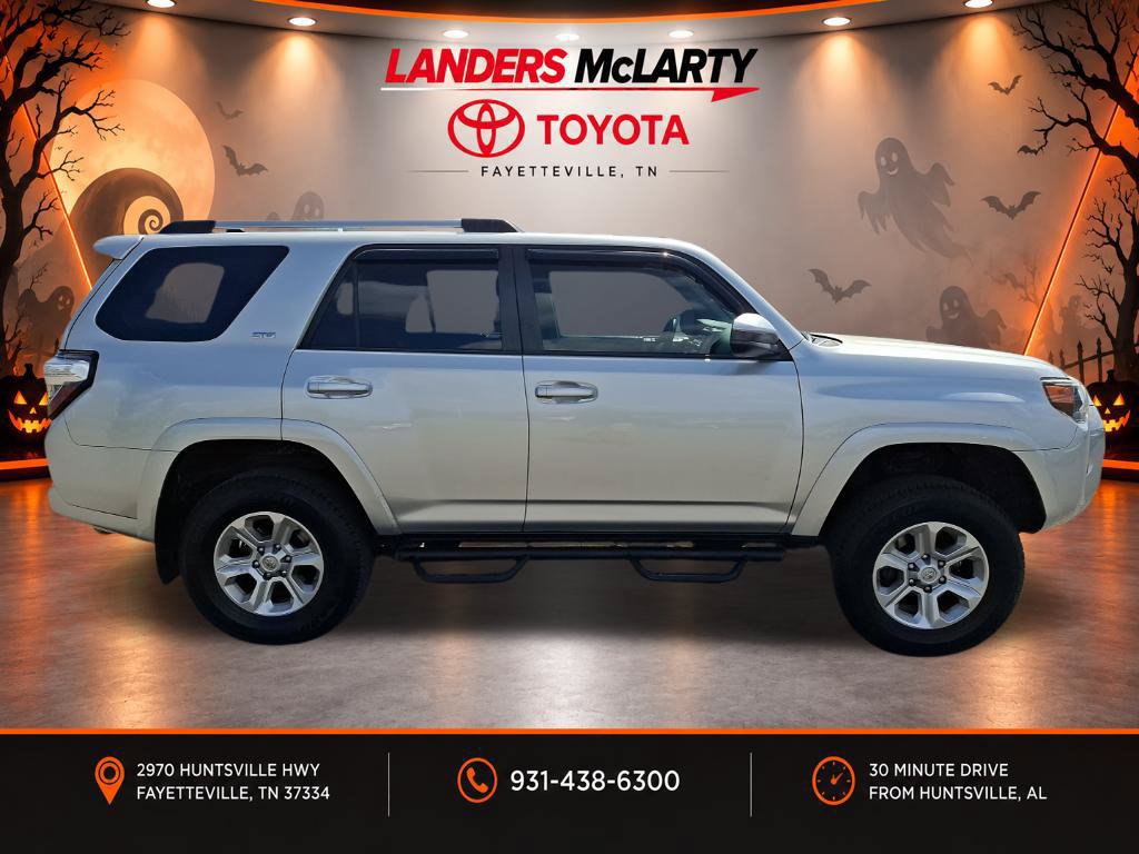 Used 2019 Toyota 4Runner SR5 RWD image 2