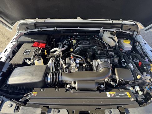 Used 2023 Jeep Wrangler Unlimited Sport image 24