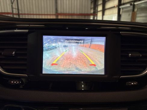 Used 2023 Chrysler Voyager LX image 35