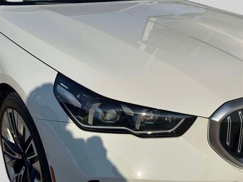 Certified 2025 BMW i5 xDrive40 w/ Premium Package image 5