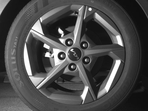 Used 2025 Kia K4 LXS image 15