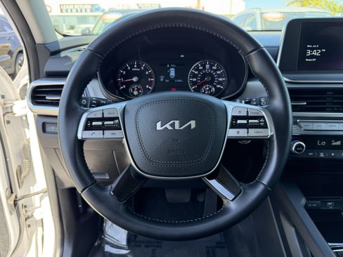 Certified 2022 Kia Telluride LX AWD/4WD image 17