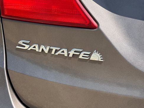 Used 2014 Hyundai Santa Fe GLS FWD image 16