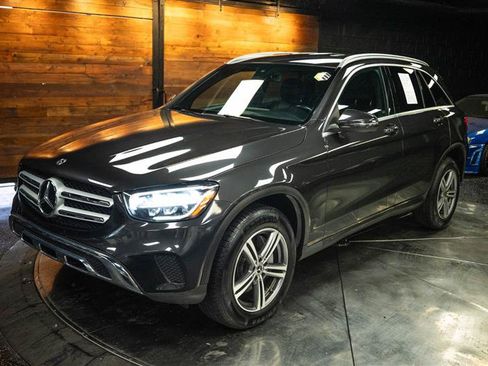 Used 2020 Mercedes-Benz GLC 300 4MATIC image 2