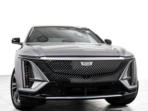 Used 2024 Cadillac Lyriq Luxury AWD/4WD image 3