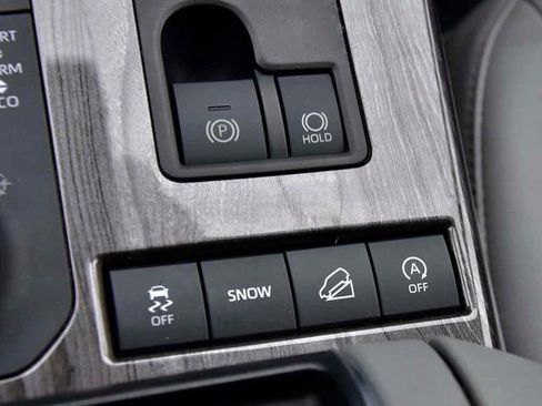 Used 2021 Toyota Highlander Limited image 29