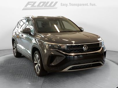 Used 2023 Volkswagen Taos SE w/ Panoramic Sunroof Package
