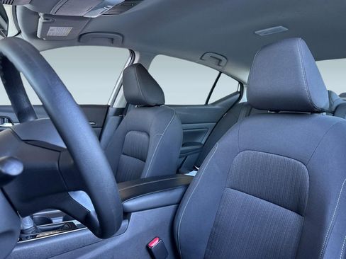 Used 2025 Nissan Altima 2.5 SV image 23