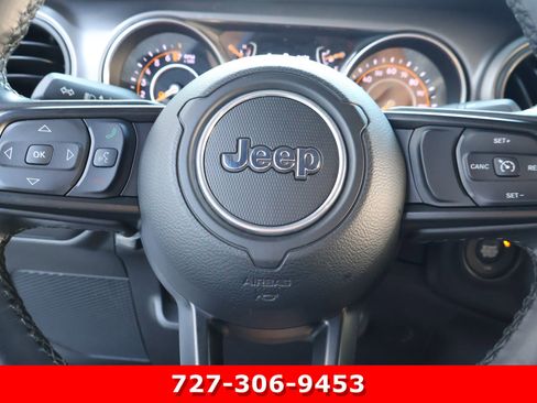 Used 2021 Jeep Gladiator Willys image 23