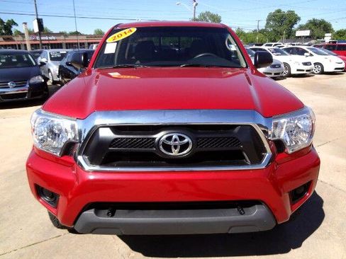 Used 2014 Toyota Tacoma PreRunner w/ SR5 Package image 2