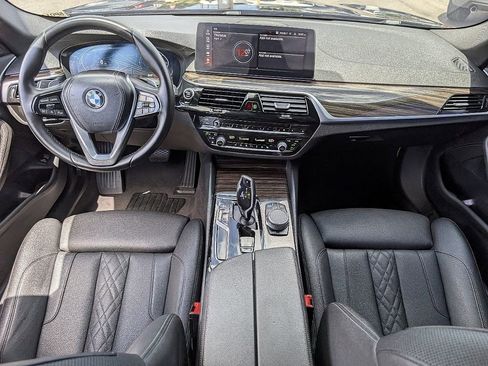 Used 2021 BMW 530i w/ Convenience Package RWD image 22