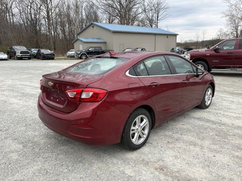Used 2018 Chevrolet Cruze LT w/ Convenience Package image 5