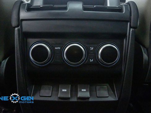 Used 2023 Land Rover Defender 110 S image 28