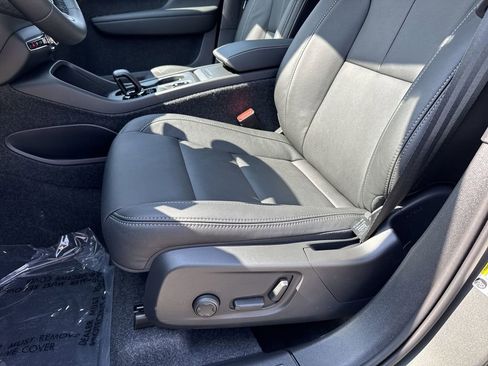 New 2026 Volvo XC40 B5 Core w/ Protection Package Premier image 17