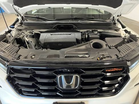 Used 2025 Honda Pilot TrailSport image 9