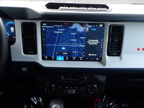 New 2025 Ford Bronco Heritage Edition image 15