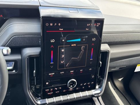 New 2026 GMC Yukon AT4 Ultimate AWD/4WD image 21