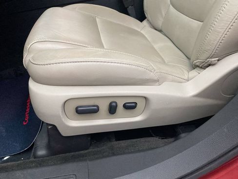 Used 2015 Ford Explorer XLT w/ Equipment Group 202A FWD image 13