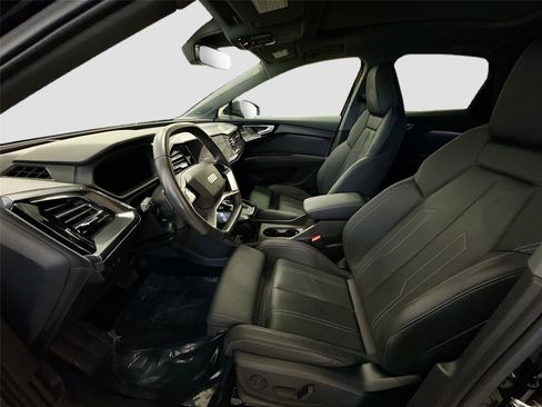 Certified 2023 Audi Q4 e-tron Prestige w/ Black Optic Package image 21