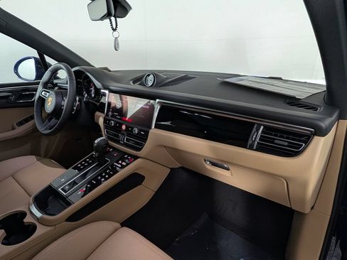 New 2026 Porsche Macan AWD/4WD image 19
