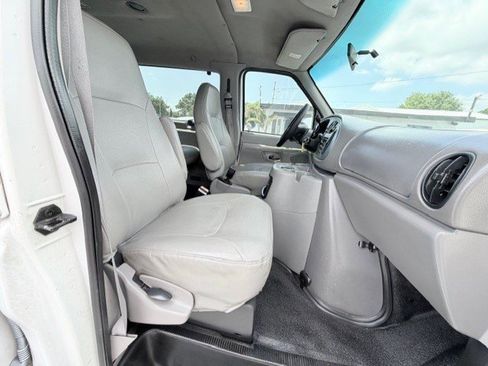 Used 2002 Ford E-350 and Econoline 350 XL image 19