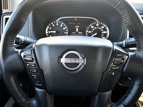 Used 2023 Nissan Frontier SV w/ Technology Package image 39