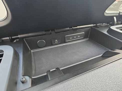 Used 2025 Mercedes-Benz Sprinter 2500 image 22