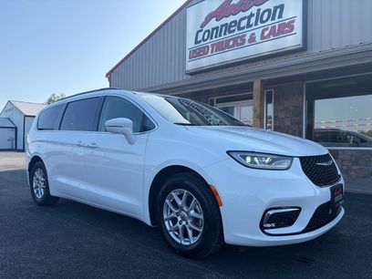 Used 2022 Chrysler Pacifica Touring-L