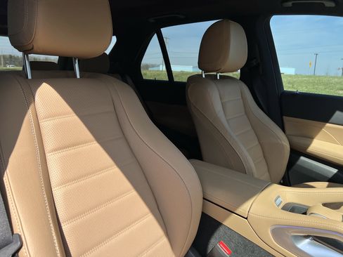 Used 2025 Mercedes-Benz GLE 450e 4MATIC image 35