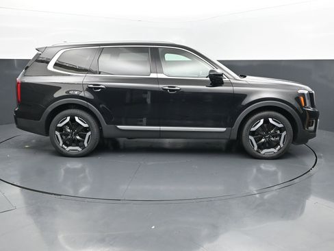 Used 2025 Kia Telluride S FWD image 6