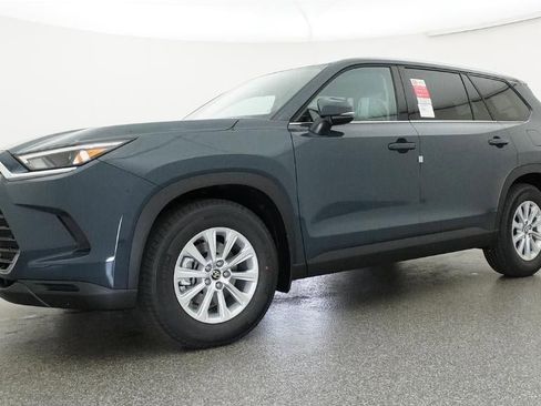 New 2026 Toyota Grand Highlander XLE image 17