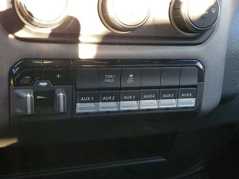 Certified 2022 RAM 2500 Tradesman w/ Chrome Appearance Group image 32