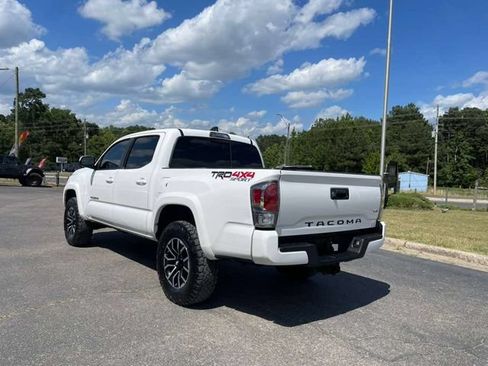 Used 2020 Toyota Tacoma TRD Sport AWD/4WD image 5