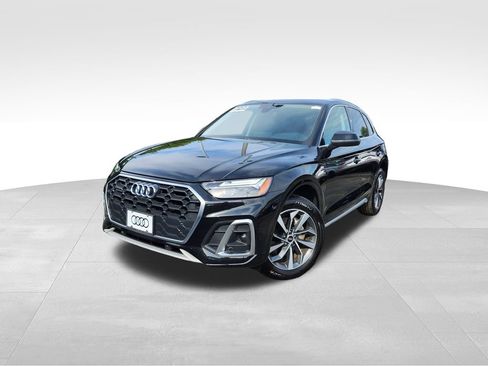 Used 2023 Audi Q5 2.0T Premium Plus w/ Premium Plus Package AWD/4WD image 3
