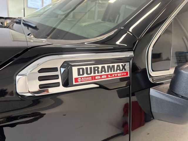 Used 2025 GMC Sierra 3500 Denali AWD/4WD image 12