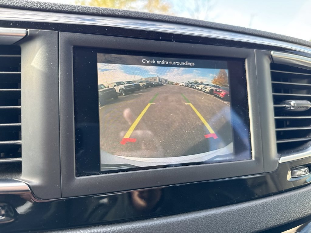 Used 2020 Chrysler Pacifica Touring-L FWD image 18