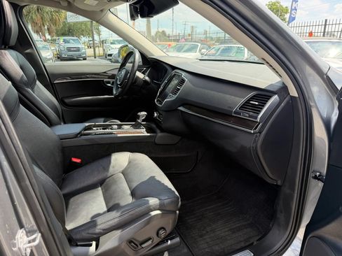 Used 2019 Volvo XC90 T5 Momentum AWD/4WD image 10