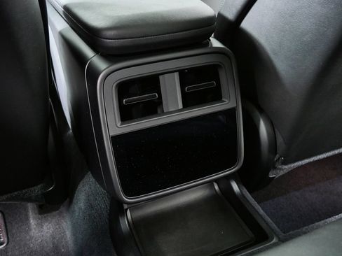 Certified 2025 Porsche Taycan 4S AWD/4WD image 23