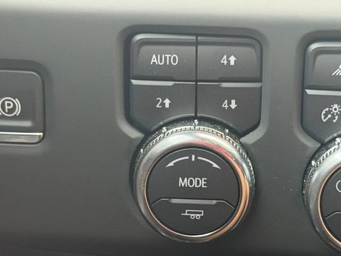 Used 2024 GMC Sierra 1500 AT4 w/ Technology Package AWD/4WD image 16