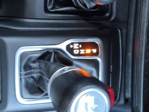 Used 2024 Jeep Wrangler Unlimited Sahara AWD/4WD image 30
