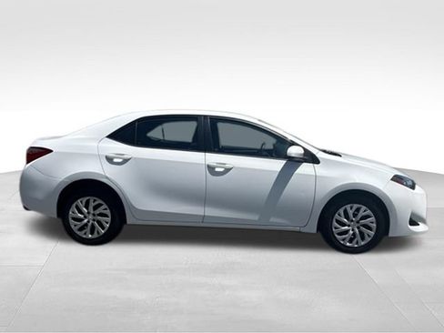 Used 2017 Toyota Corolla LE FWD image 8