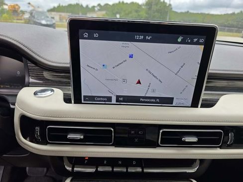 Certified 2023 Lincoln Aviator Black Label w/ Class IV Trailer Tow Package image 10