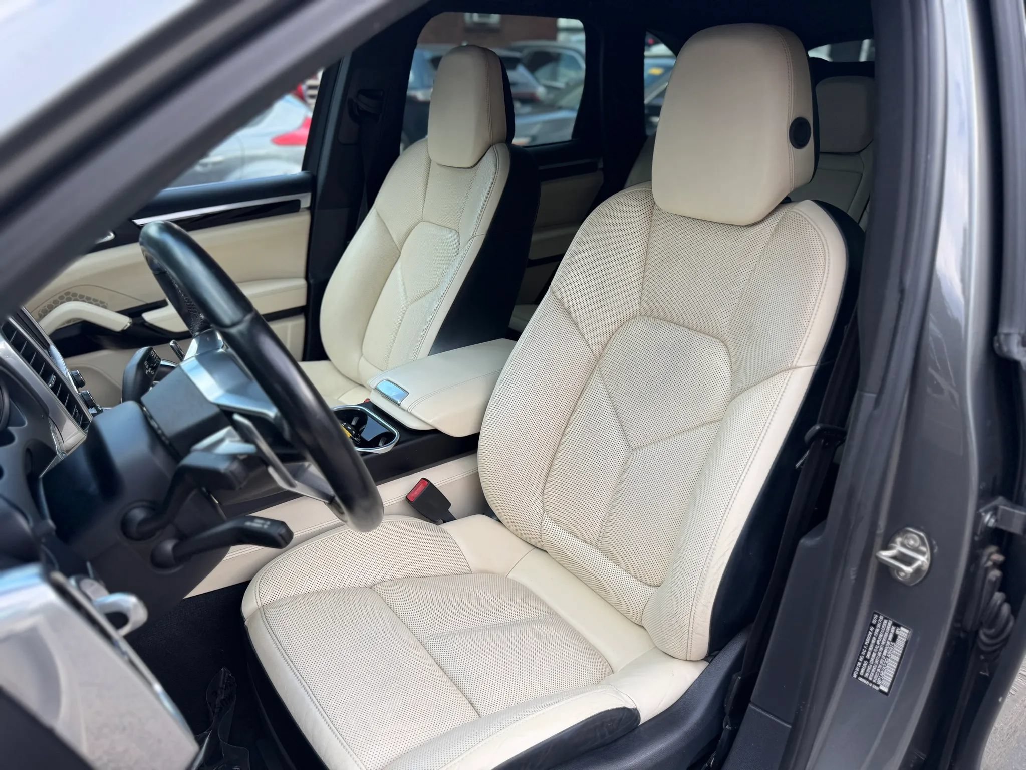Used 2016 Porsche Cayenne S AWD/4WD image 18