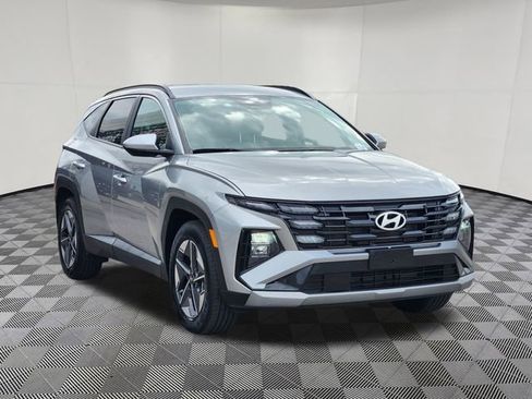 Used 2025 Hyundai Tucson SEL FWD image 2