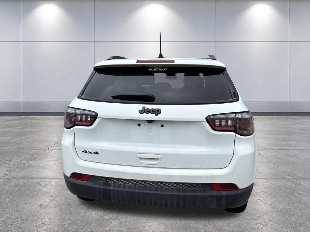 Used 2026 Jeep Compass Latitude AWD/4WD image 6