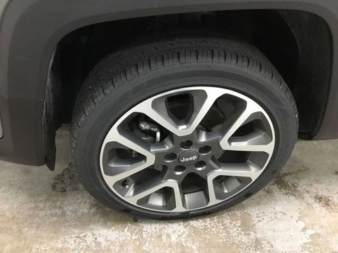 Used 2022 Jeep Renegade Limited w/ Sun, Sound & Wheels Group AWD/4WD image 4
